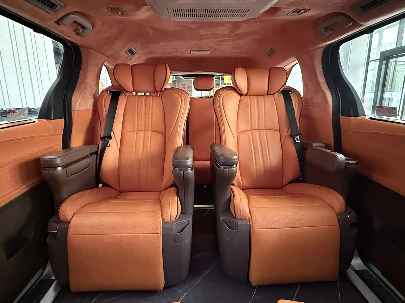 Toyota Sienna 2021 2.5L Hybrid Comfort Edition фото 12