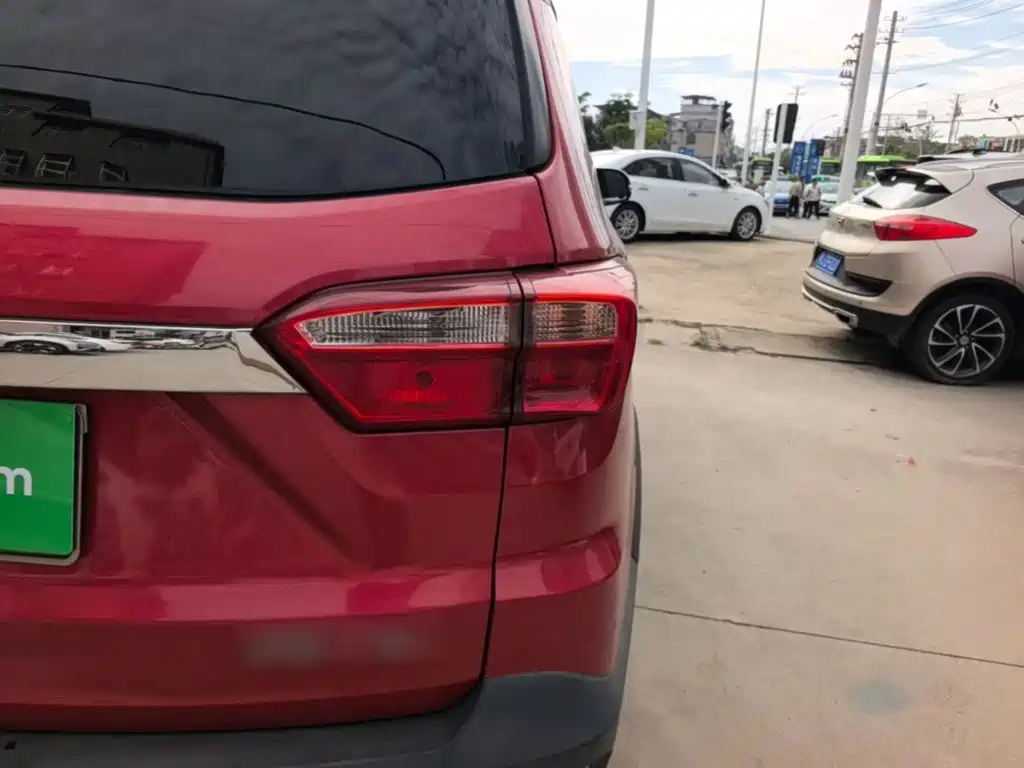 BAIC Huansu S3 2016 2016 S3L 1.5L Manual Premium