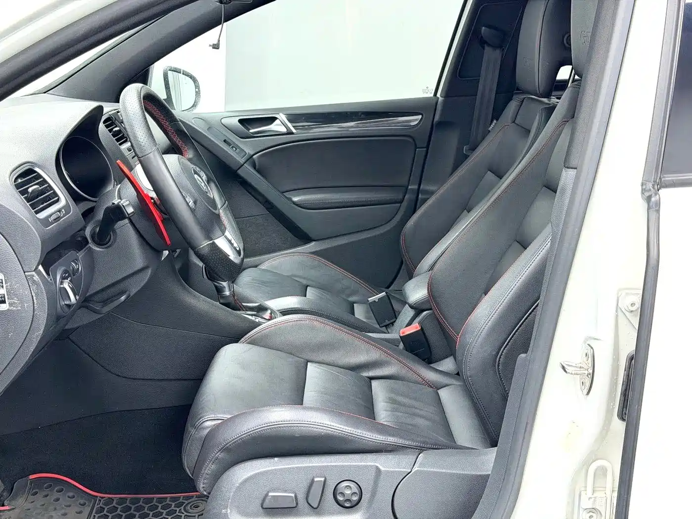 Volkswagen Golf GTI 2012 2.0TSI GTI фото 5