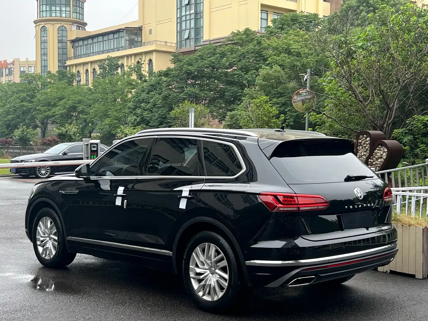 Volkswagen Touareg 2019 2.0TSI Sharp Wing Edition China VI фото 4