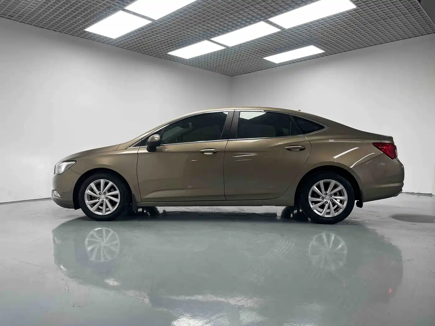 Buick Verano 2015 Sedan 15S Manual Progressive фото 4