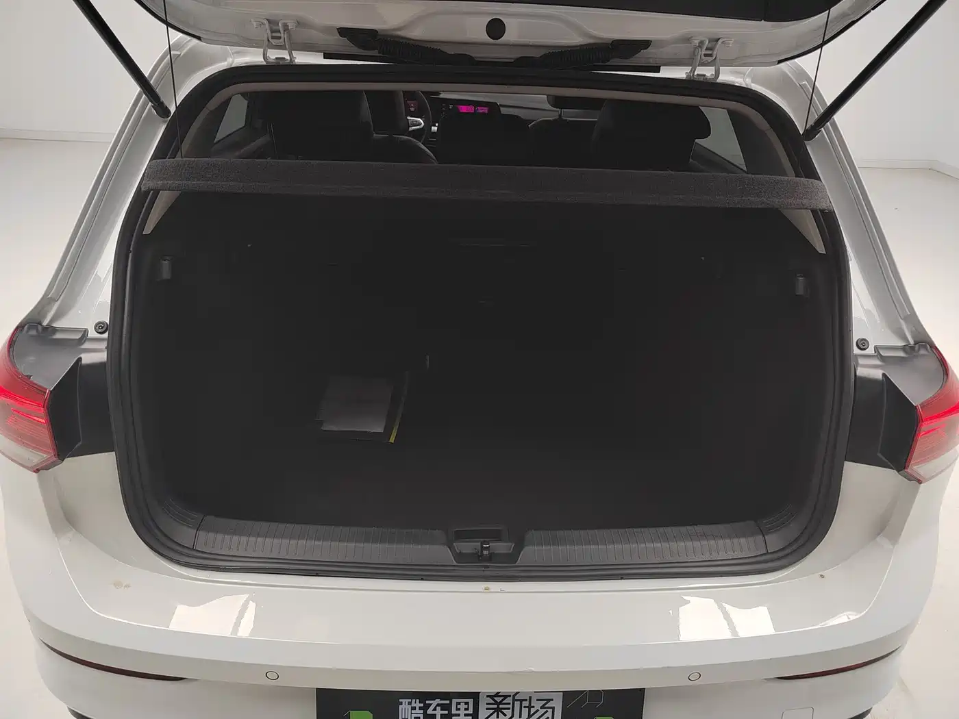 Volkswagen Golf 2023 280TSI DSG Pro фото 10