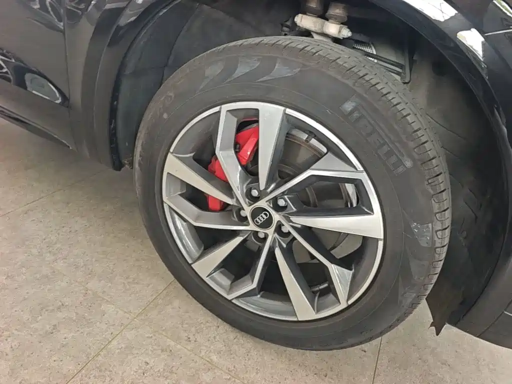Photo 12 - Audi Q5L