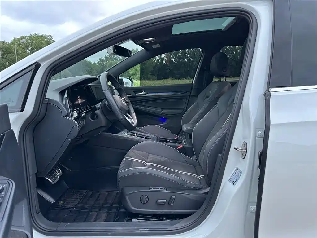 Volkswagen Golf 2023 280TSI DSG R-Line Lite фото 8