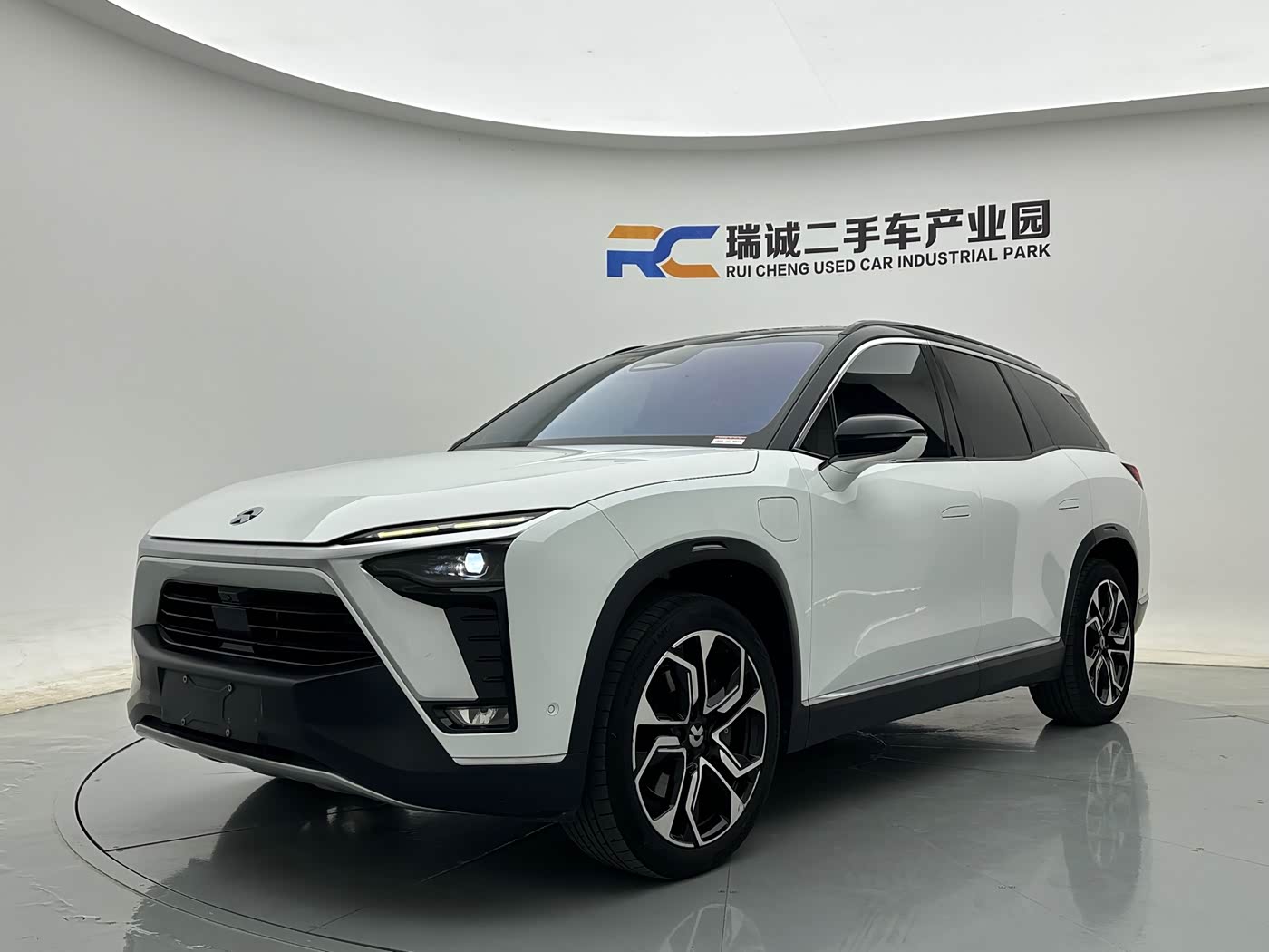 NIO ES8