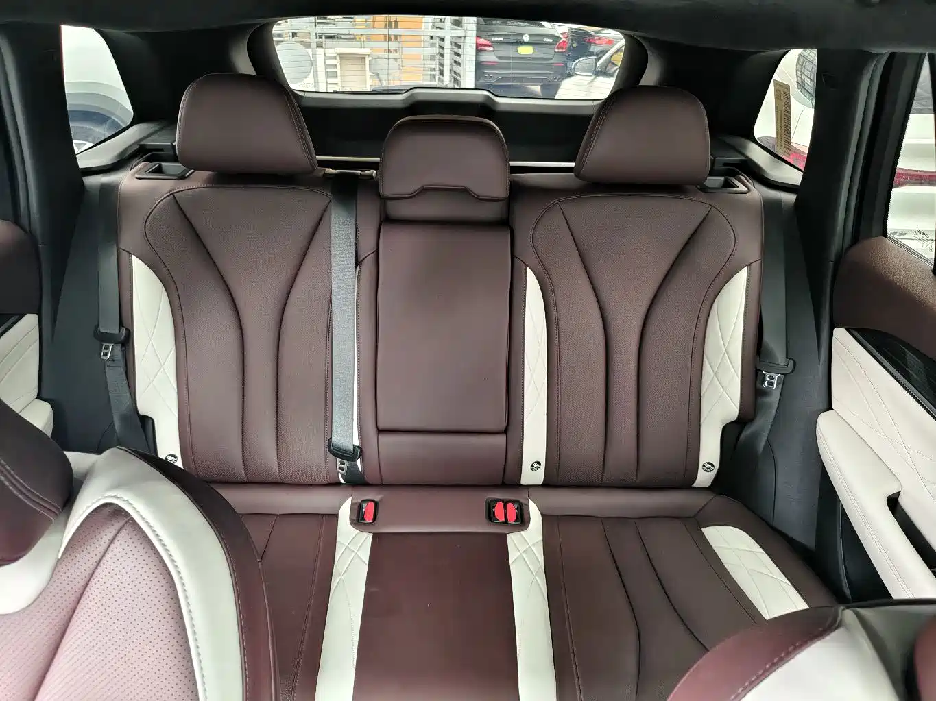 Photo 12 - Geely Monjaro