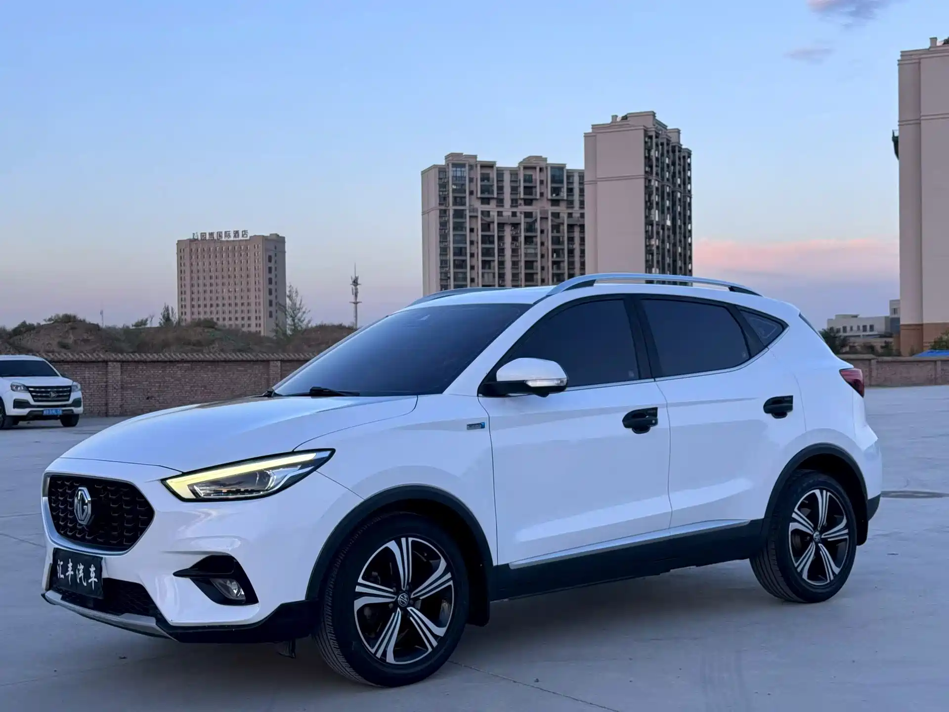 Фото 1 - MG ZS
