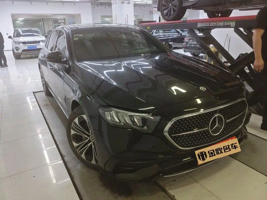 Photo 6 - Mercedes-Benz E-Class