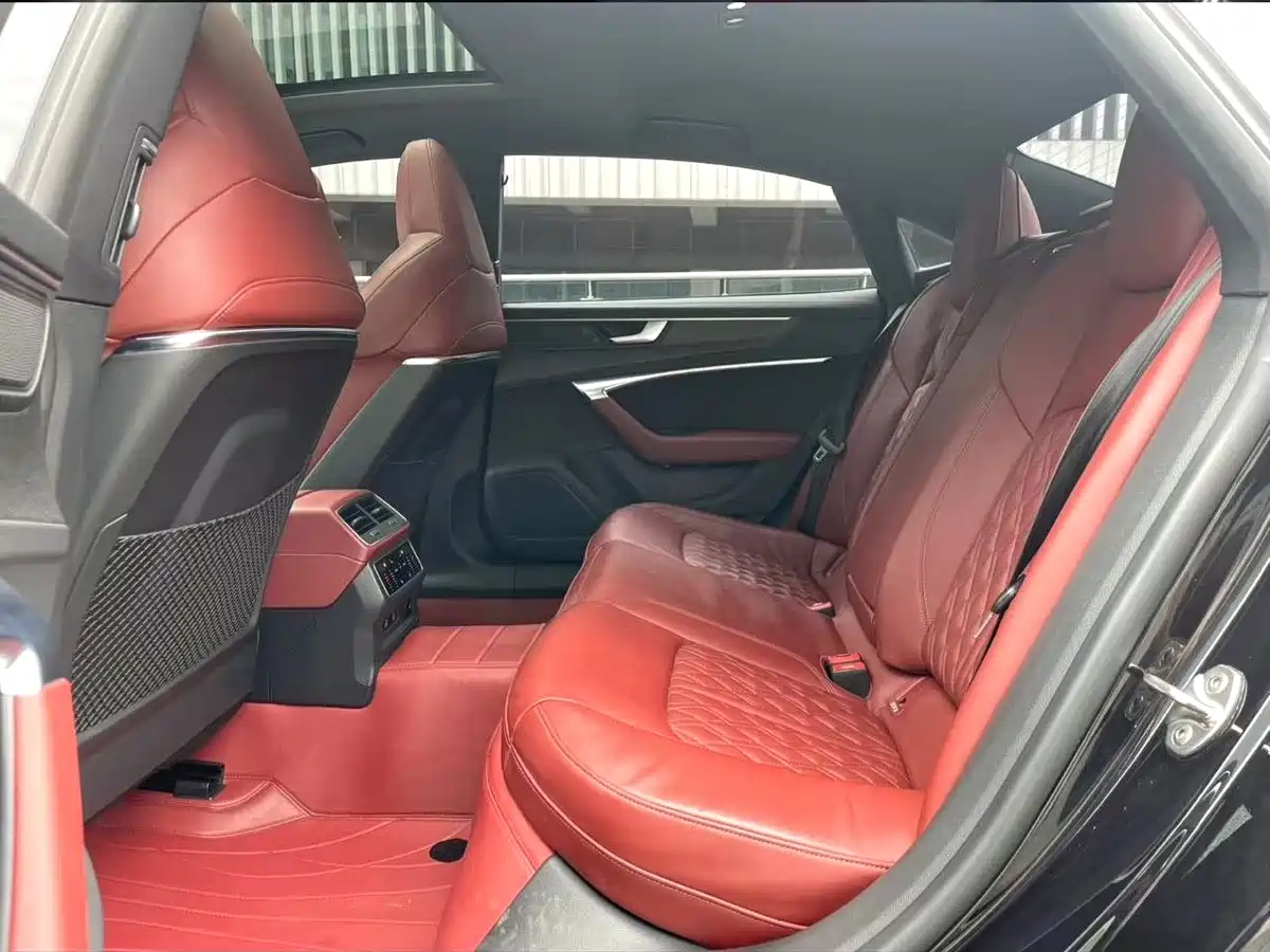 Audi A7L 2023 45 TFSI quattro S-line Black Warrior Edition фото 5