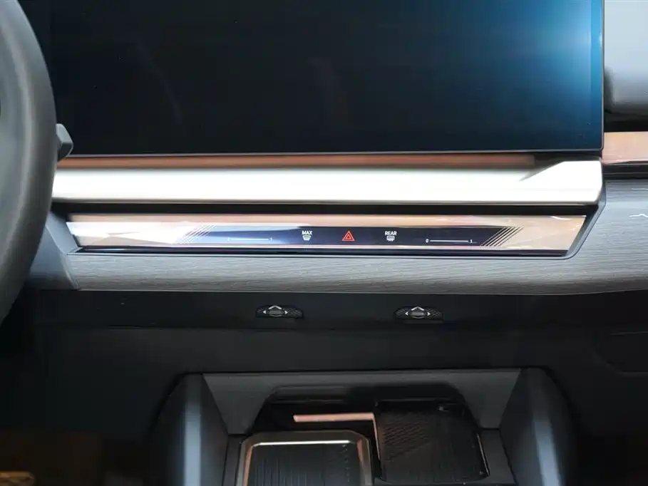 BMW 5 Series 2025 530Li Premium M Sport Package фото 23