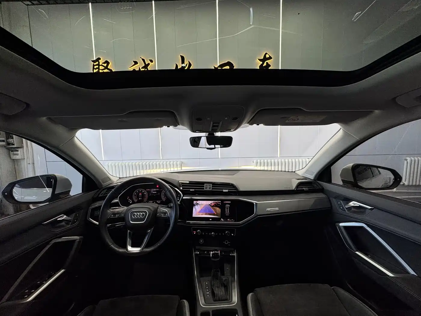 AUDI Q3