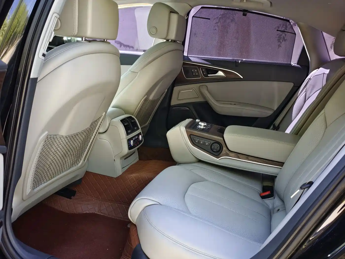 Фото 9 - Audi A6L