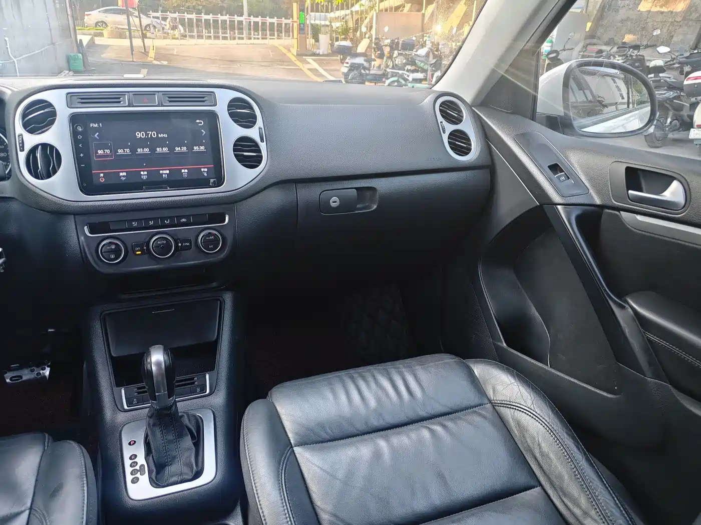 Volkswagen Tiguan 2015 1.8TSI Automatic 2WD Comfortline фото 10