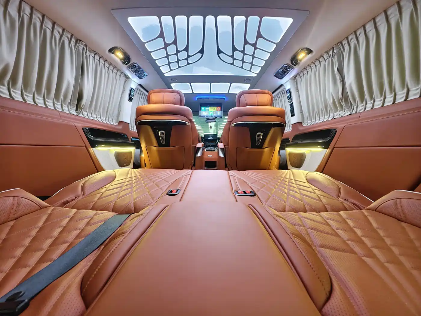 Mercedes-Benz Vito 2021 2.0T Business Edition 7-seater фото 16