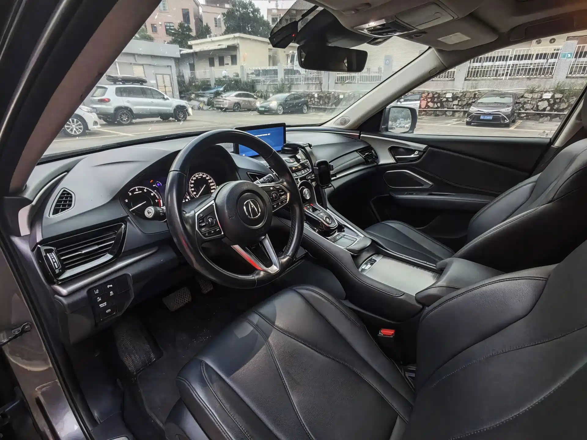 Photo 8 - Acura RDX