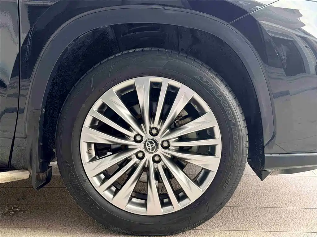 Toyota Highlander 2023 2.5L Smart Hybrid Dual Engine FWD Premium 7-Seater фото 20