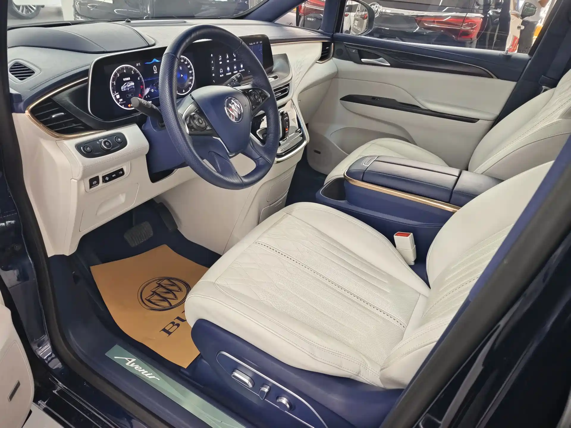 Фото 9 - Buick GL8