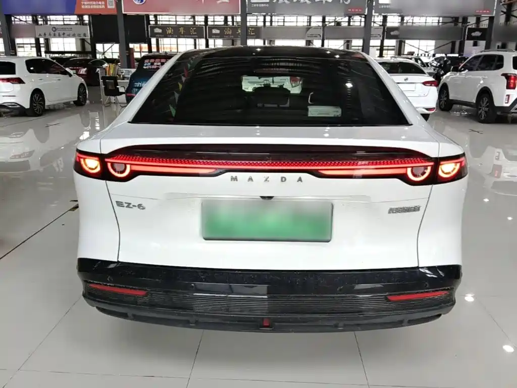 Фото 6 - Mazda EZ-6