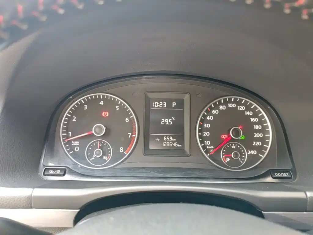 Volkswagen Touran 2015 2015 1.4T DSG Comfort Edition 5-seater