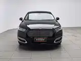 Photo 3 - Ford Taurus