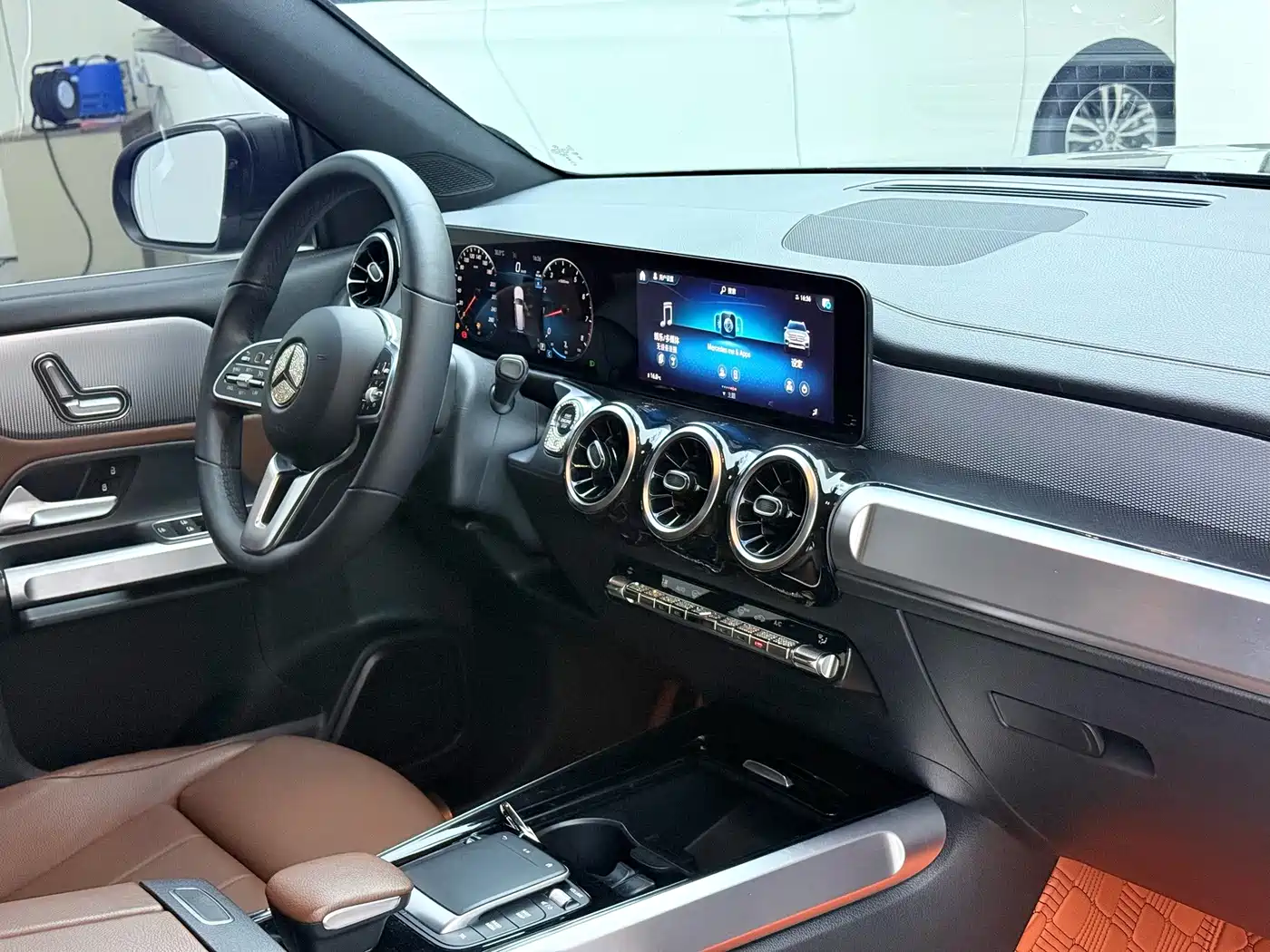 صورة 6 - Mercedes-Benz GLB