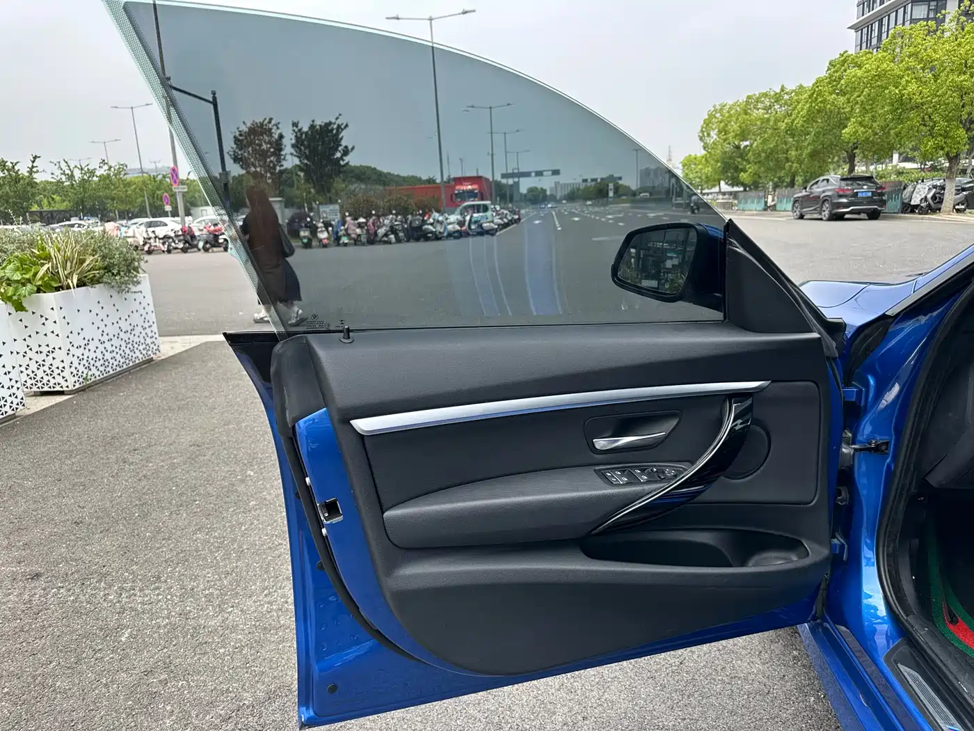 BMW 3 Series GT 2019 320i M Sport Package фото 12