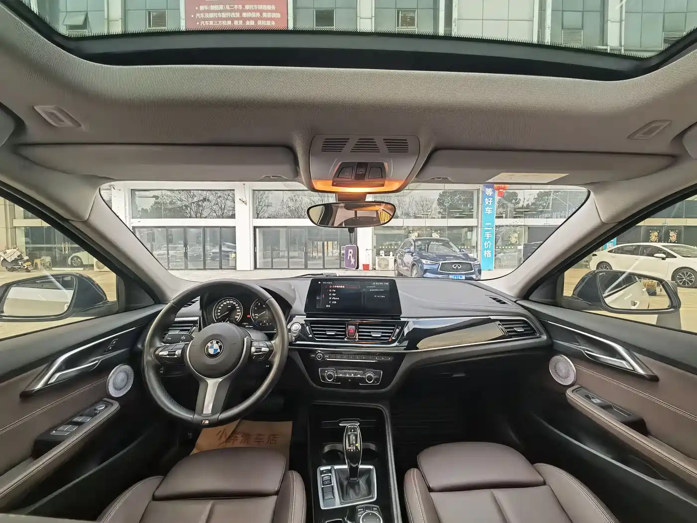 BMW 1 Series 2022 120i M Sport Shadow Edition фото 11