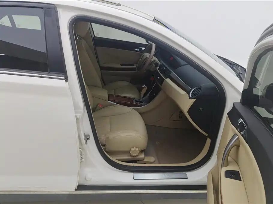 Roewe 550 2012 2012 550 1.8L Auto Value Edition