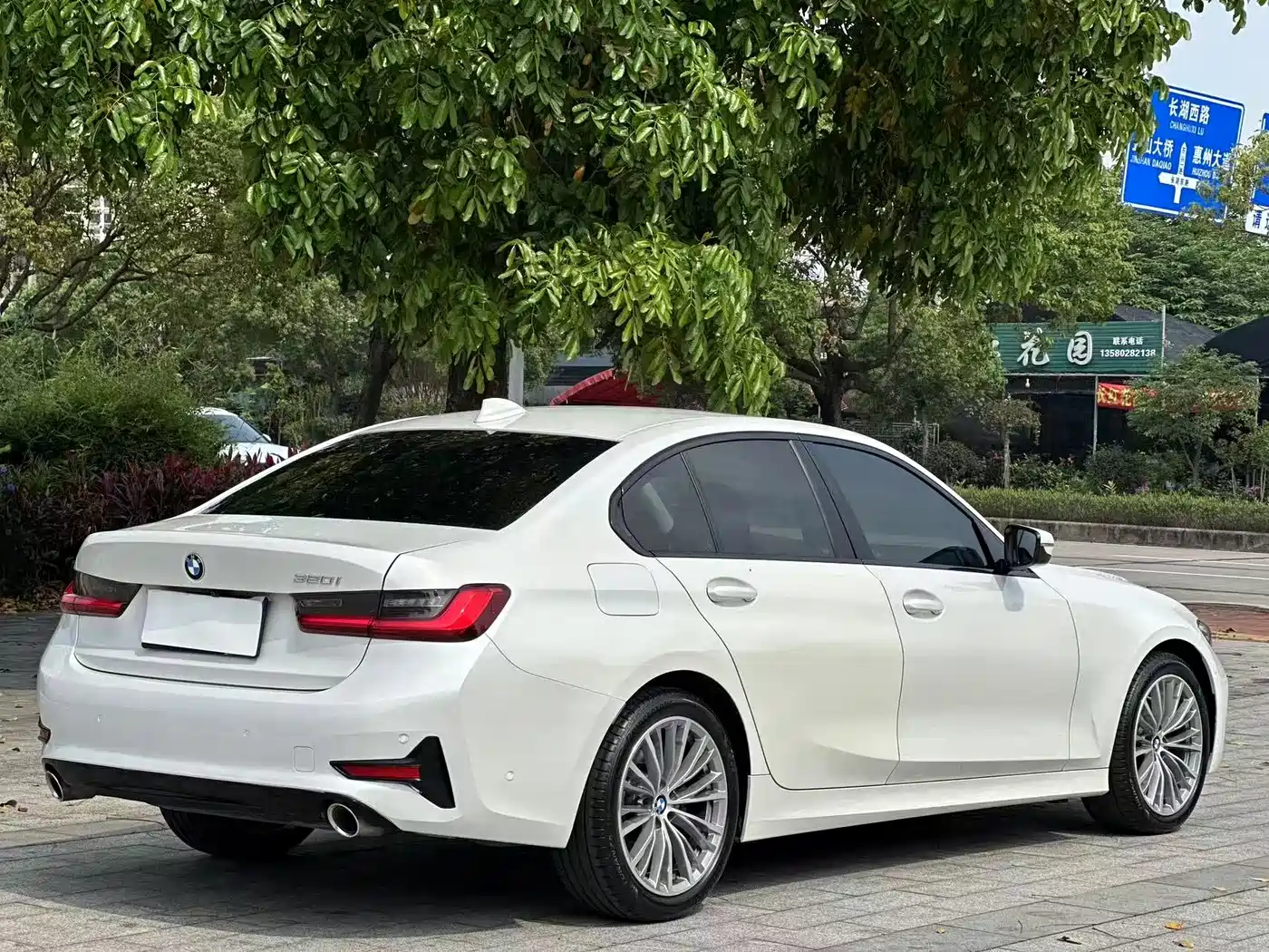 BMW 3 Series 2021 320i Sport Package фото 9