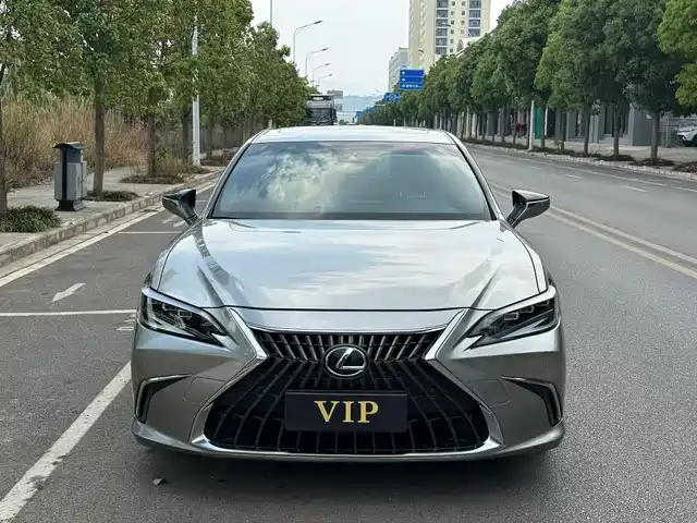 LEXUS ES 2023