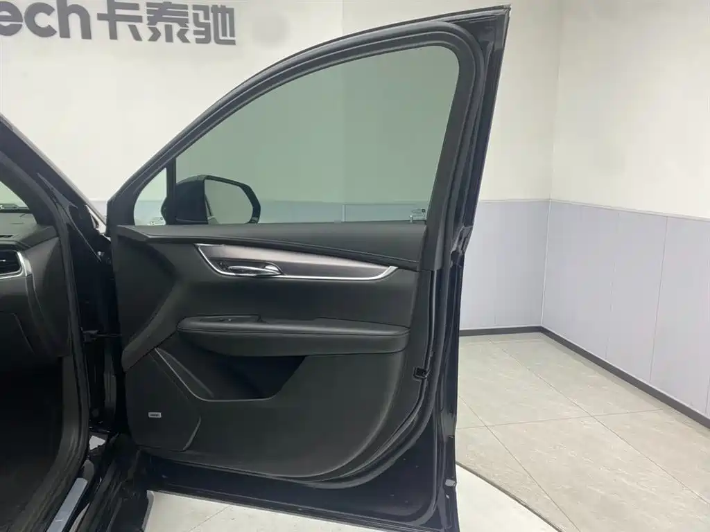 Cadillac XT6 2021 2.0T 7-Seater 2WD Trend Edition фото 28
