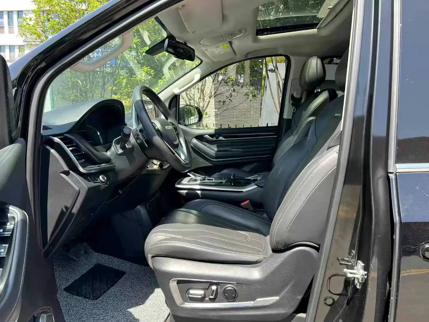SAIC Maxus Maxus G20 2022 2021 PLUS 2.0T Gasoline Automatic Luxury Edition