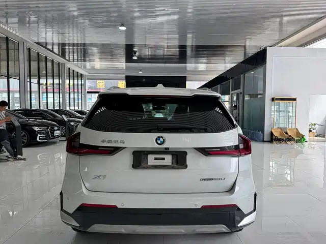 BMW X1 2023 sDrive20Li X Design Package — фото 4