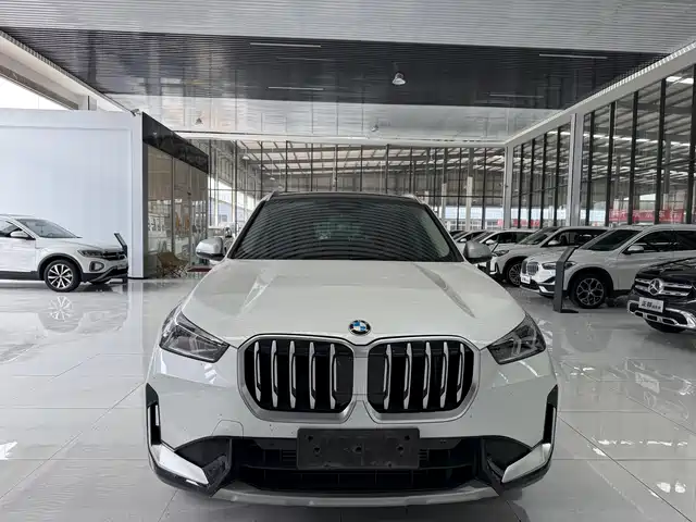 BMW X1 2023 sDrive20Li X Design Package — фото 2