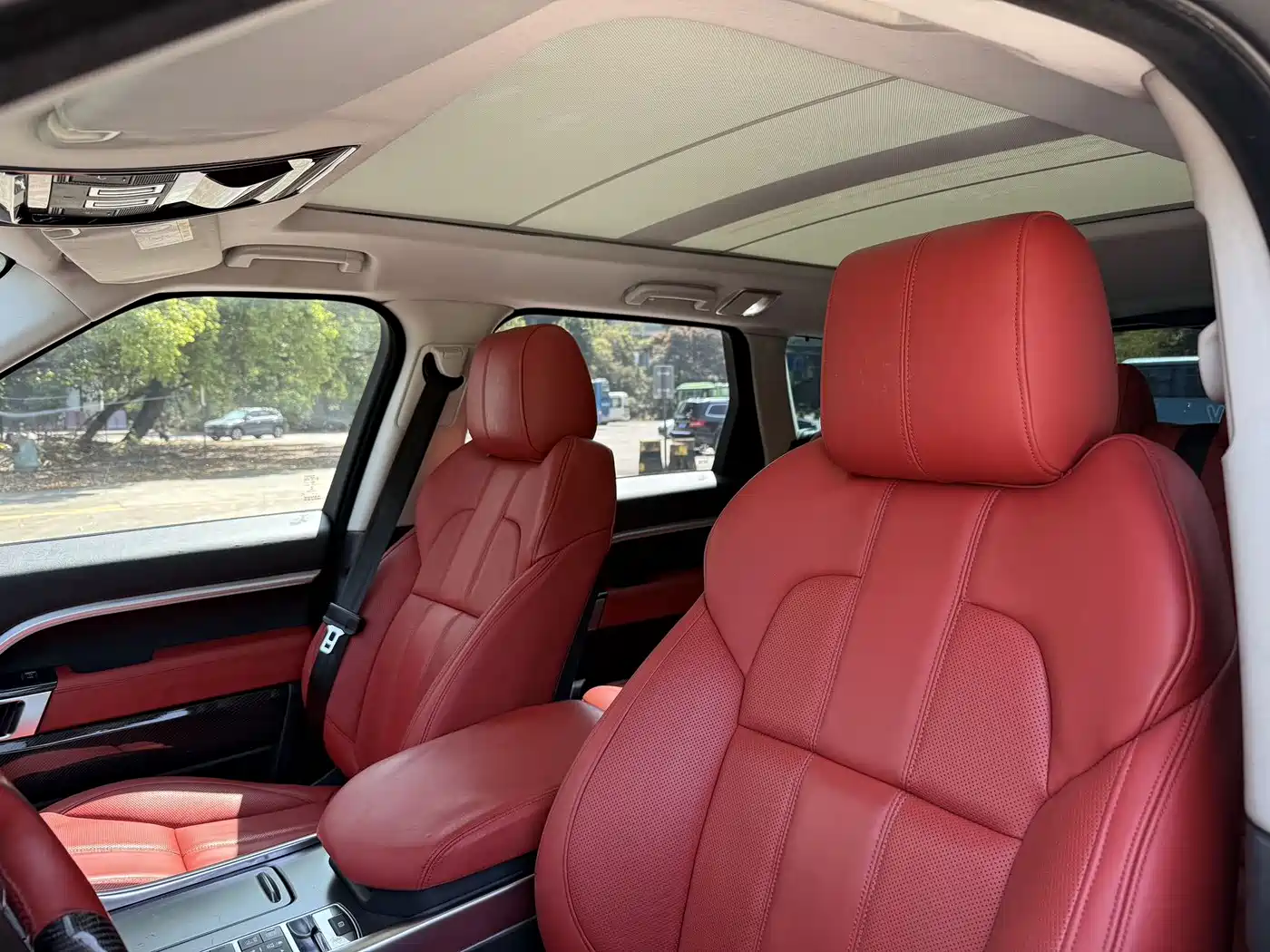 Land Rover Range Rover Sport 2016 Model 3.0 SC V6 SE фото 17