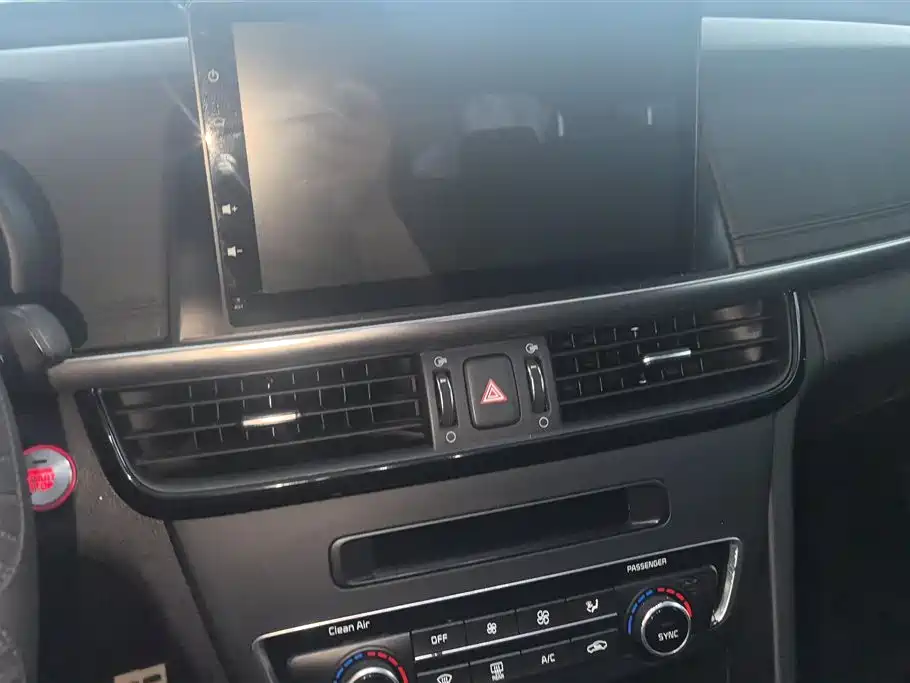 Kia K5 2016 2.0L Automatic LUX фото 13