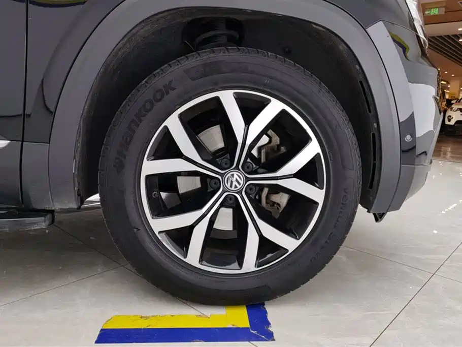 Volkswagen Teramont 2020 330TSI 2WD Luxury China VI фото 6