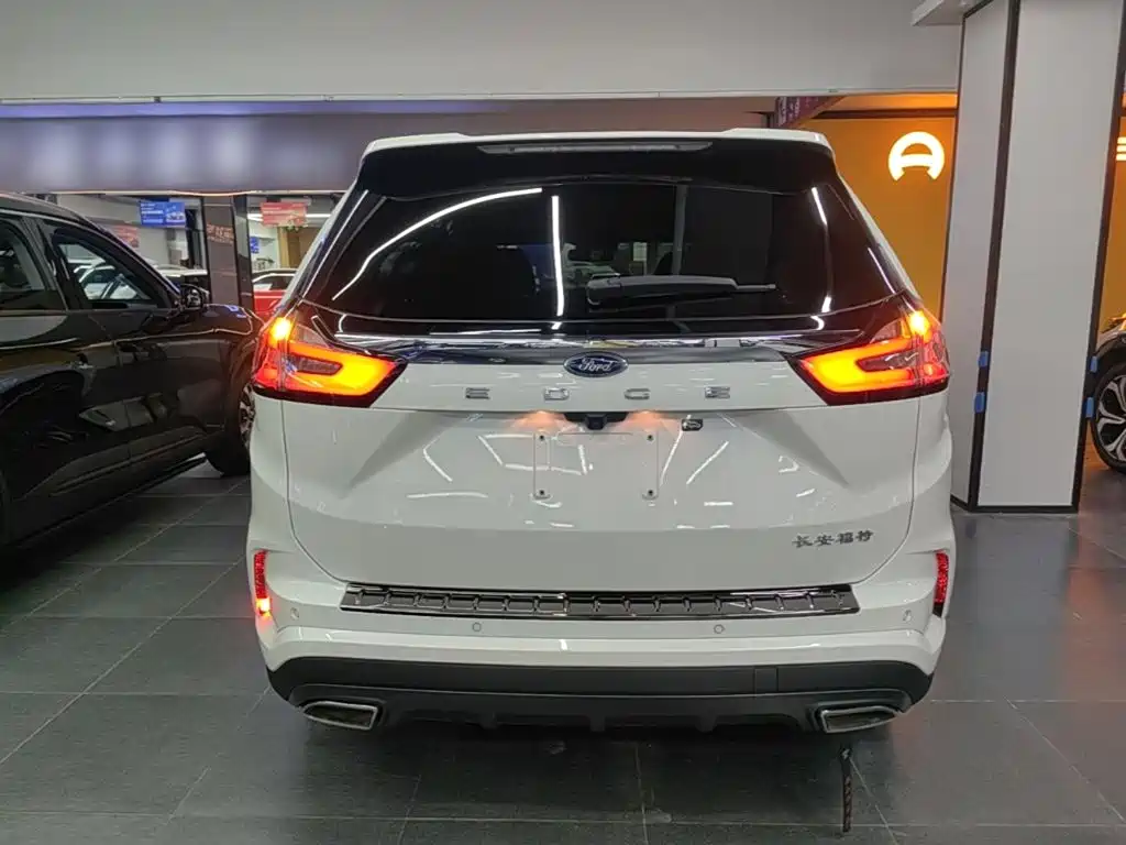 Ford Edge 2022 2021 PLUS EcoBoost 245 AWD ST-Line 7-seater