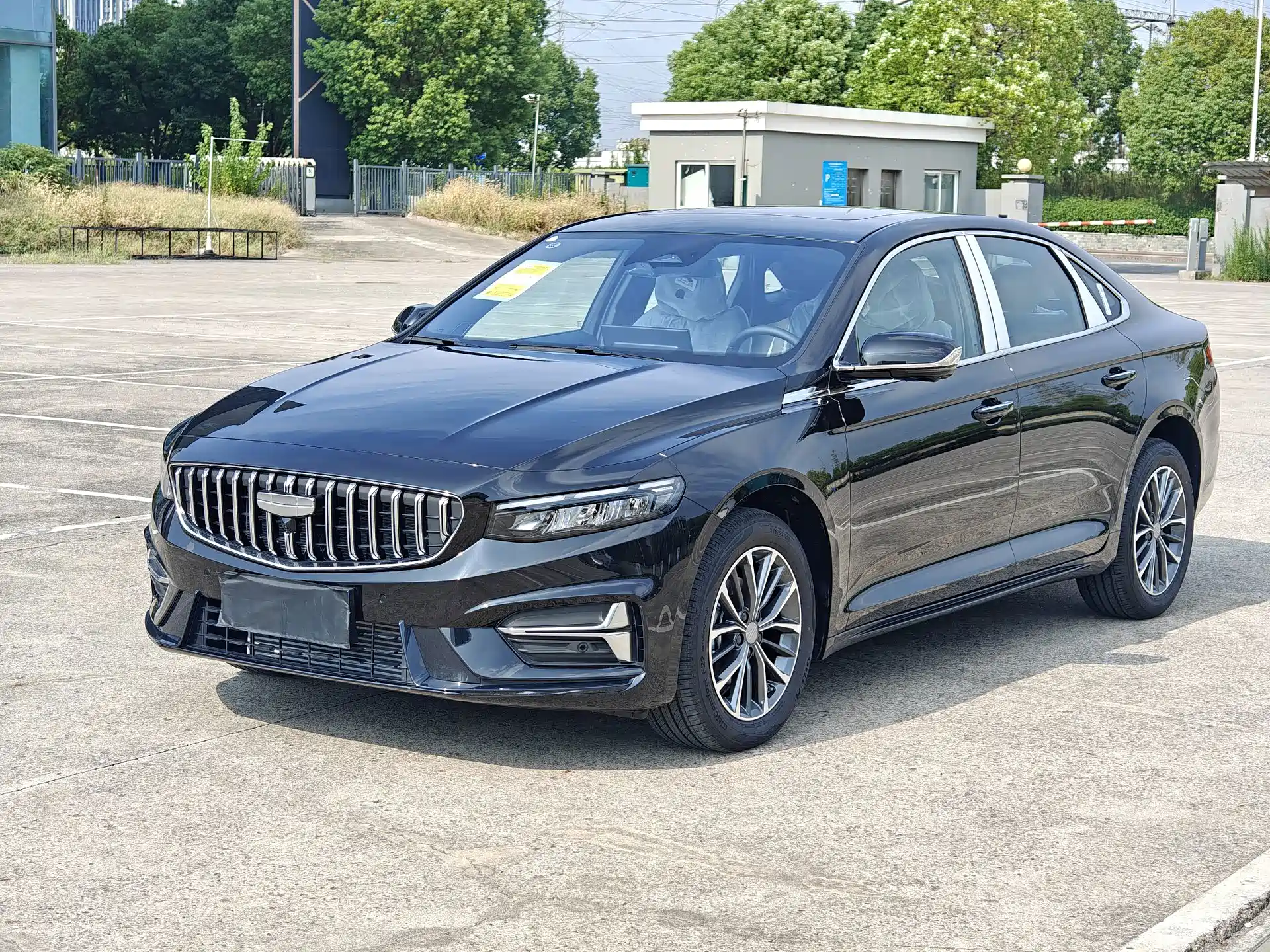 Фото 1 - Geely Preface