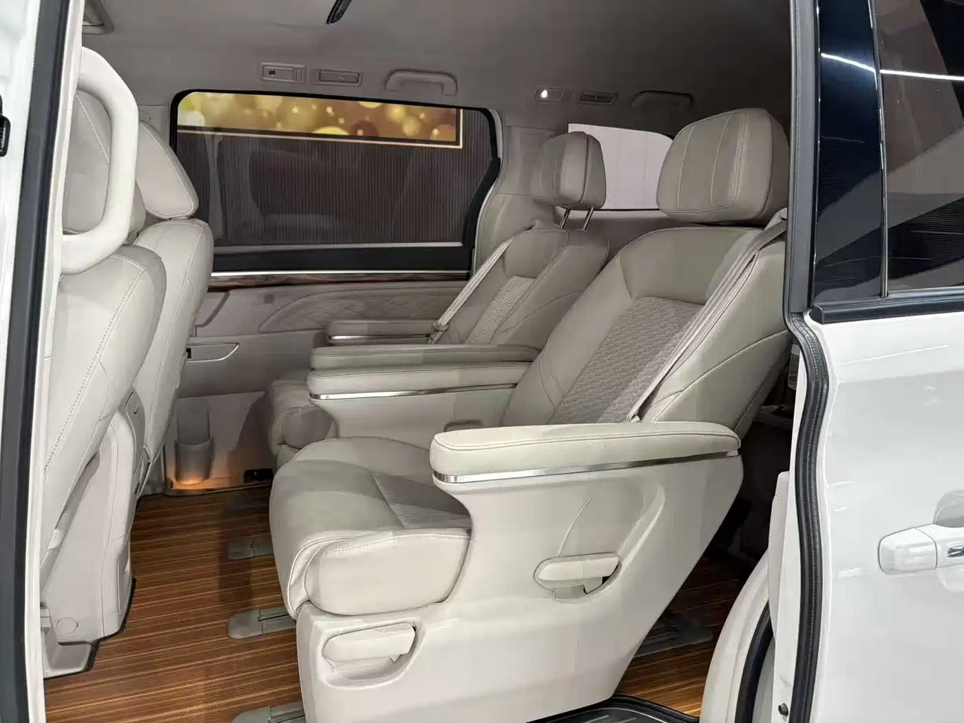 GAC Trumpchi Trumpchi M8 2020 Pilot 390T Luxury Edition фото 10
