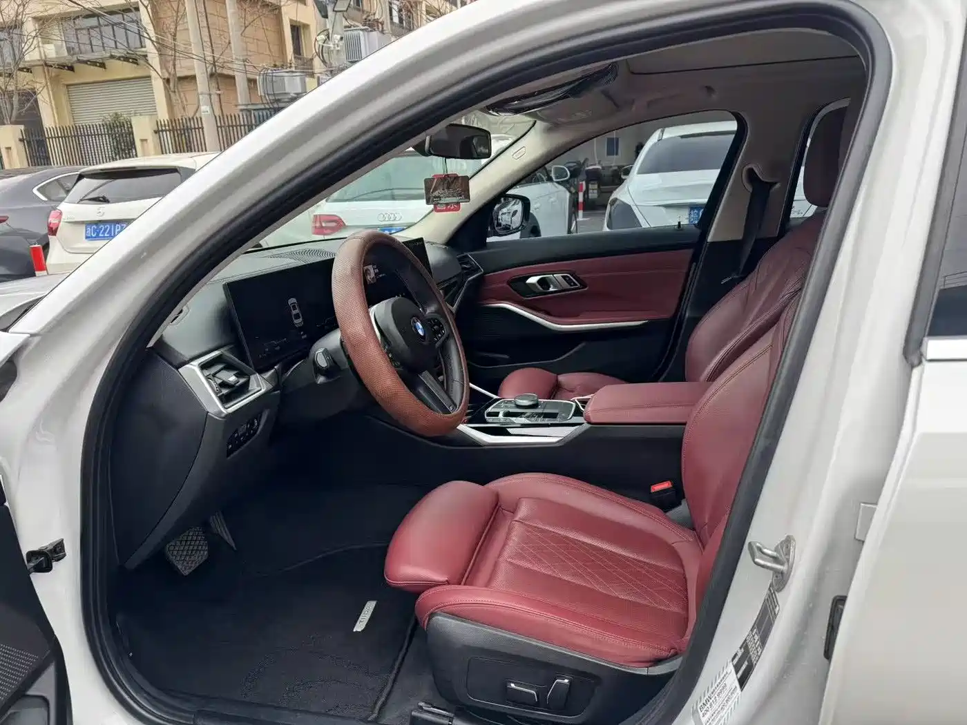 BMW 3 Series 2024 320Li M Sport Package фото 5