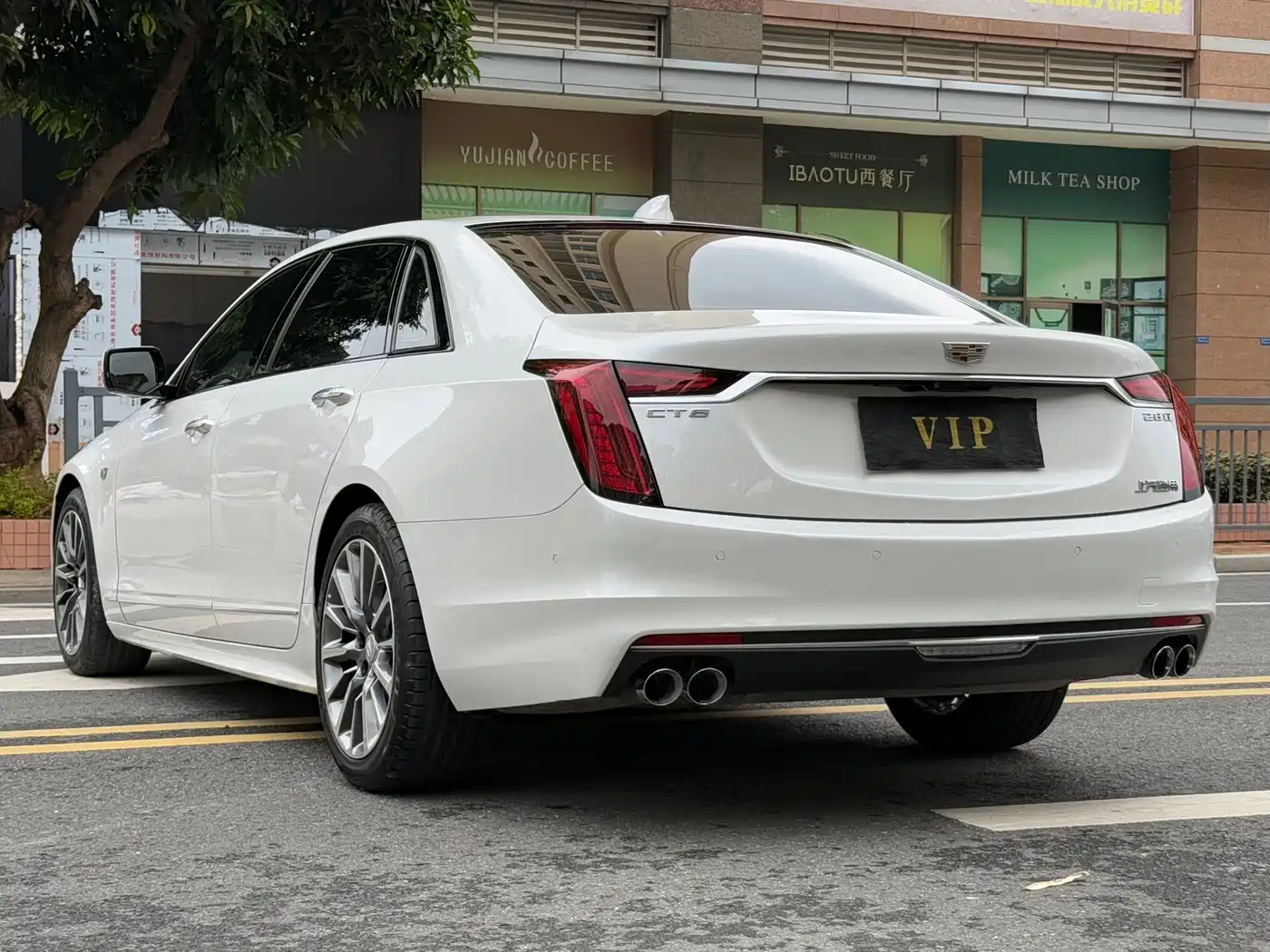 CADILLAC CT6