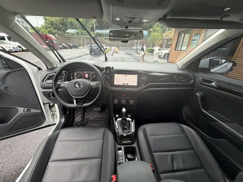 Фото 6 - Volkswagen T-ROC