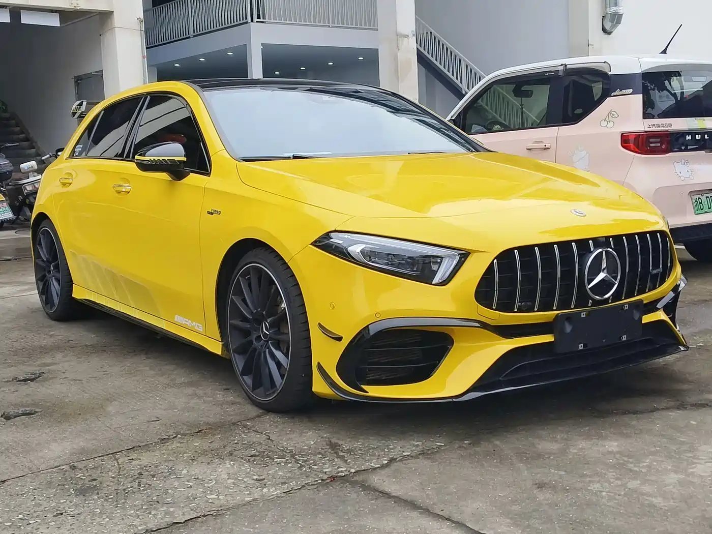 Mercedes-Benz A-Class AMG (Import) 2020 AMG A 35 4MATIC фото 3