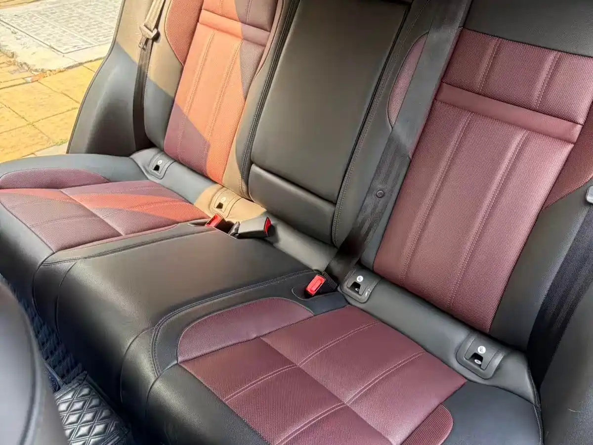 Land Rover Range Rover Evoque 2023 Range Rover Evoque L 249PS Luxury Edition фото 9