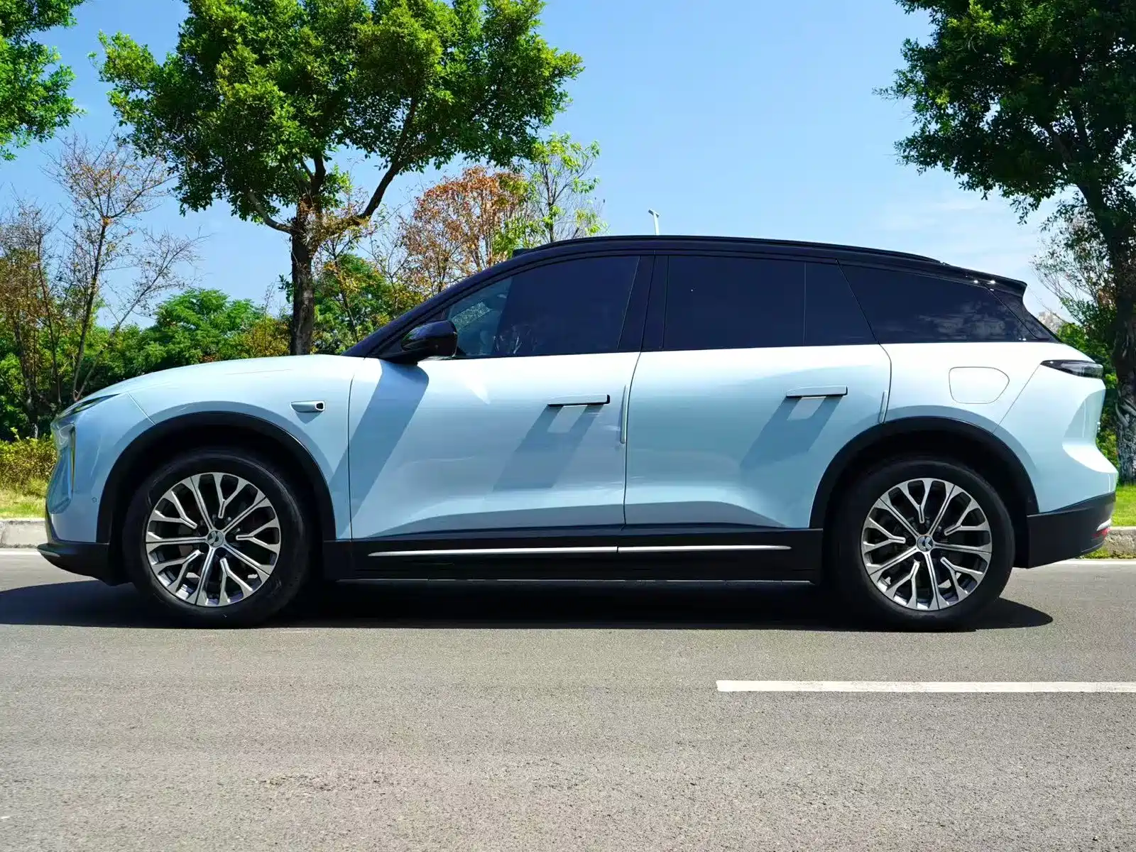 Фото 3 - NIO ES6