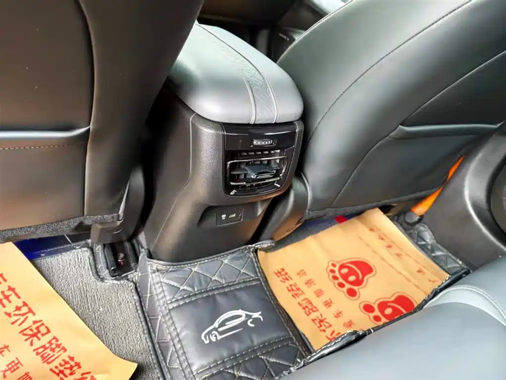GAC Trumpchi Trumpchi Emkoo 2022 270T DCT J16 R-style Track Edition фото 11