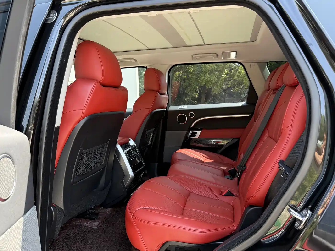 Land Rover Range Rover Sport 2016 Model 3.0 SC V6 SE фото 10