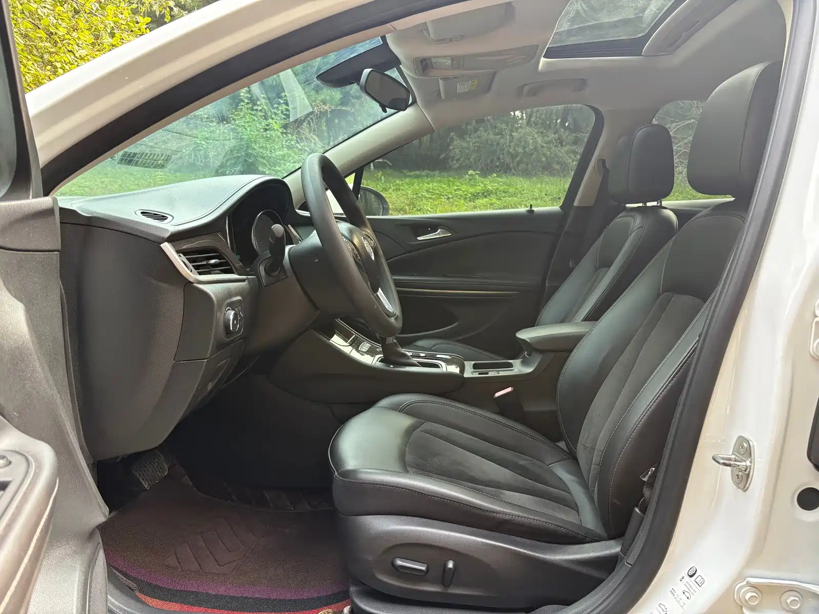 Photo 12 - Buick Verano