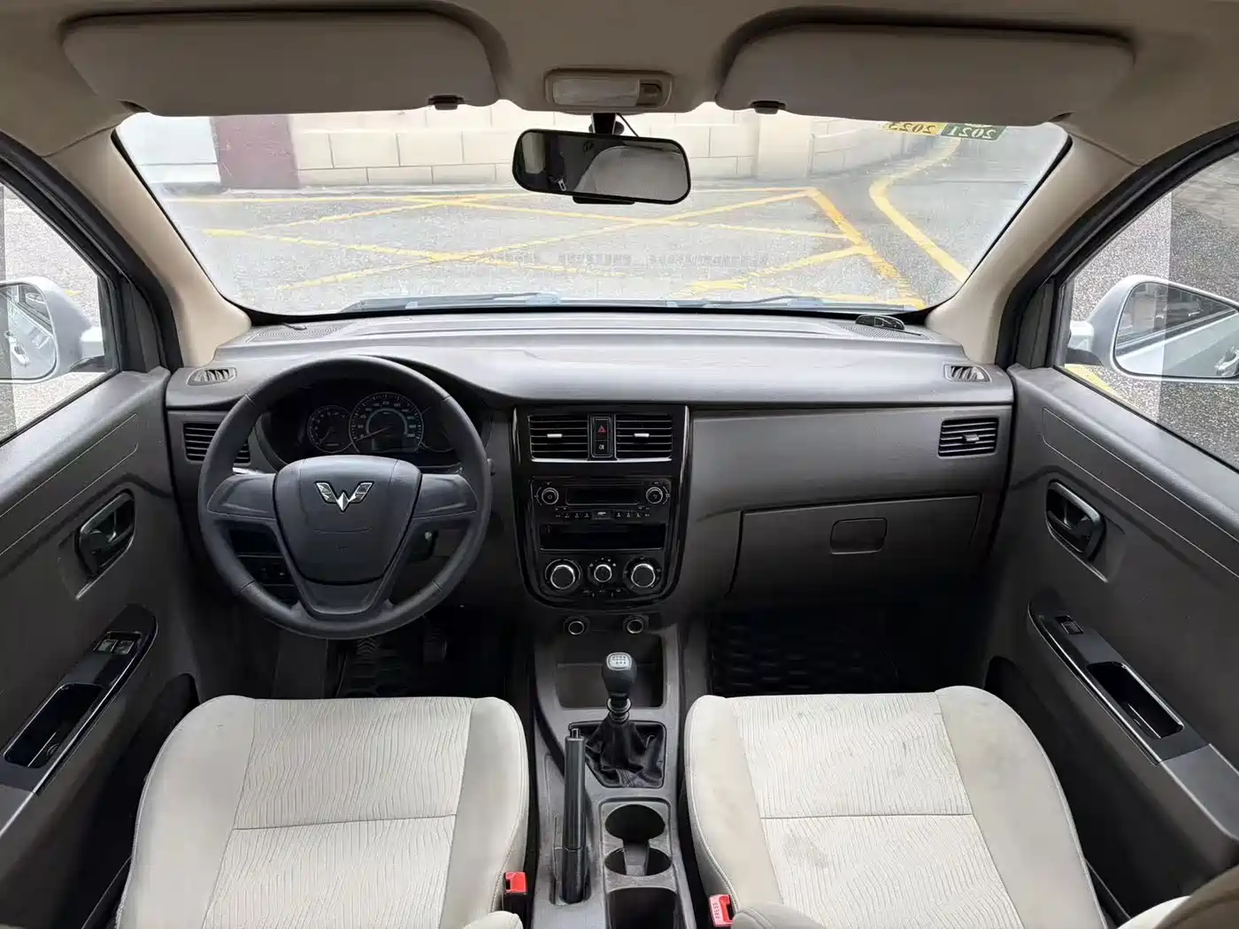 Wuling Motors Wuling Rongguang V 2019 2019 1.5L Standard China VI LAR